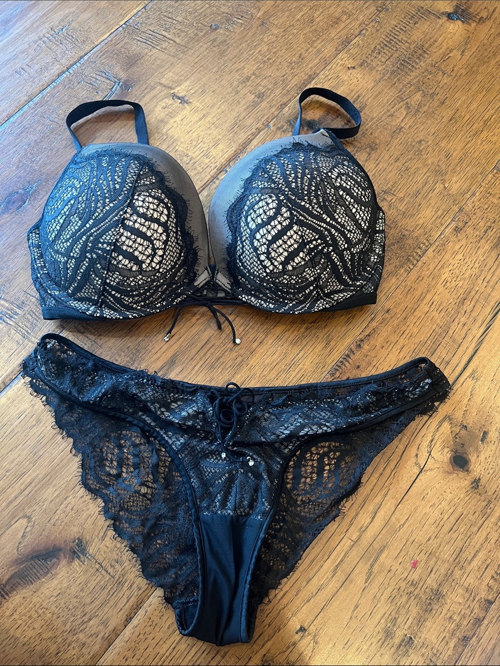 Victoria's Secret Black Lace Push-Up Bra & Lace Bikini Set - Picture 1 of 6